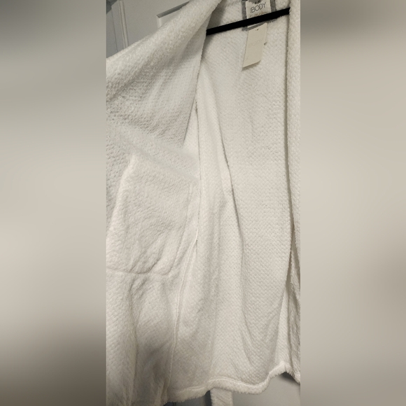 Cotton On BODY White Plush Robe - Picture 11 of 12